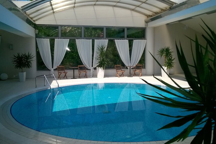 Hotel Pool