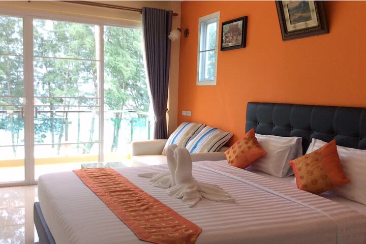 Room 5 of 72
