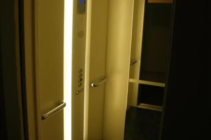 Room 8 of 15