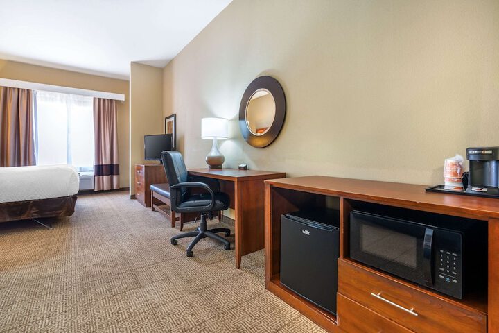 Room 9 of 34