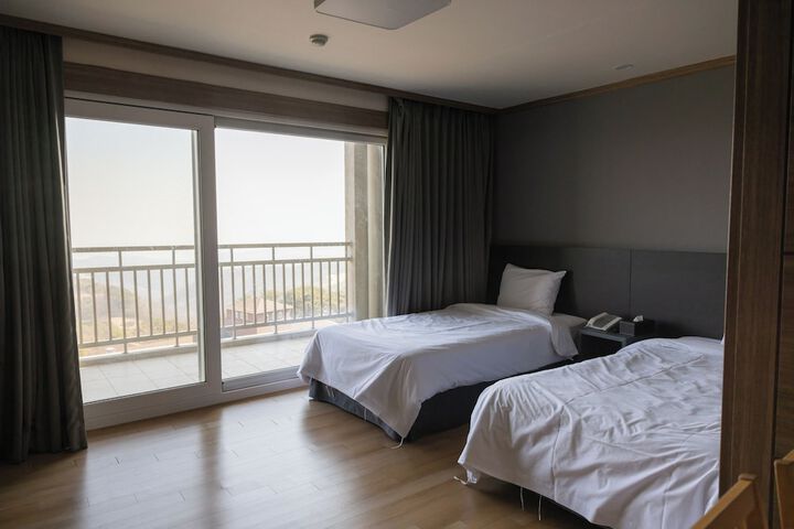 Room 17 of 90