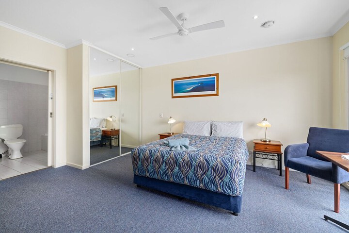 Room 7 of 24