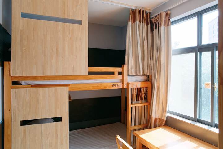 Room 5 of 52