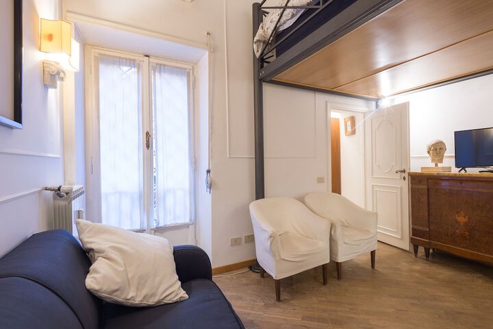 Room 9 of 33