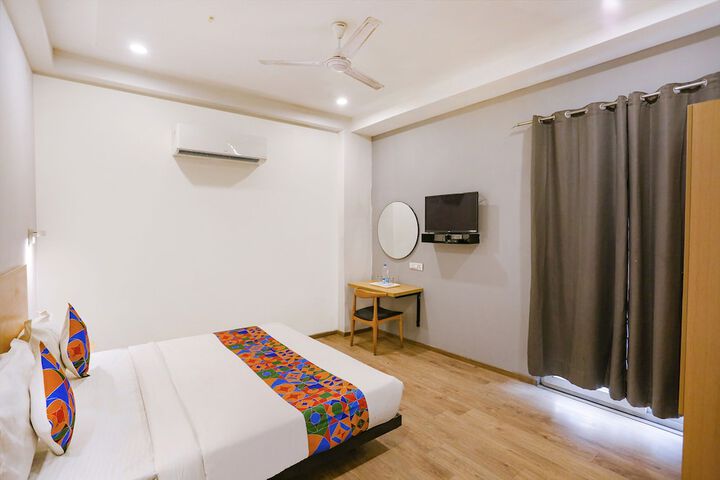 Room 7 of 25