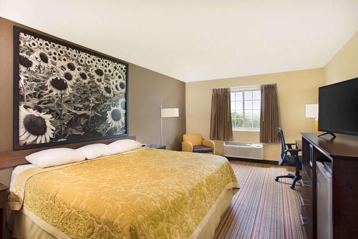 1 King Bed Mobility Accessible (17 of 21)