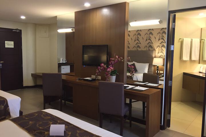 Room 4 of 23