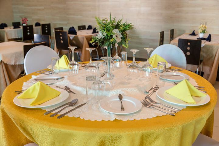 Dining 92 of 128