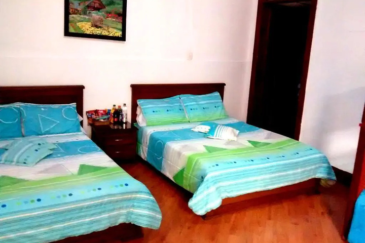 Room 10 of 14