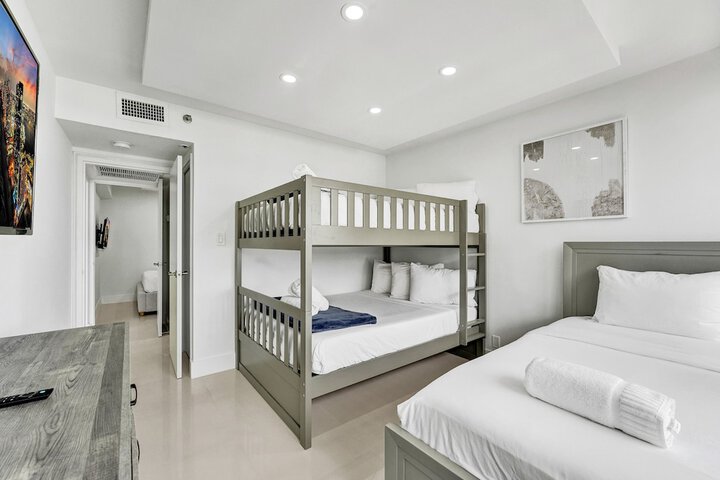 Room 176 of 723