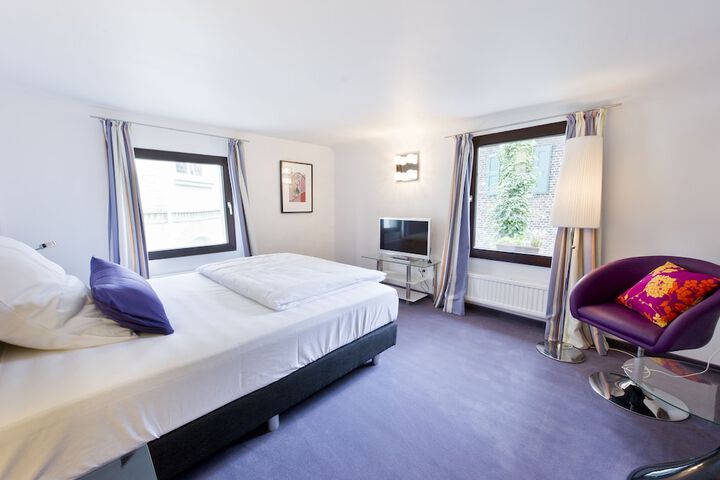 Room 4 of 26