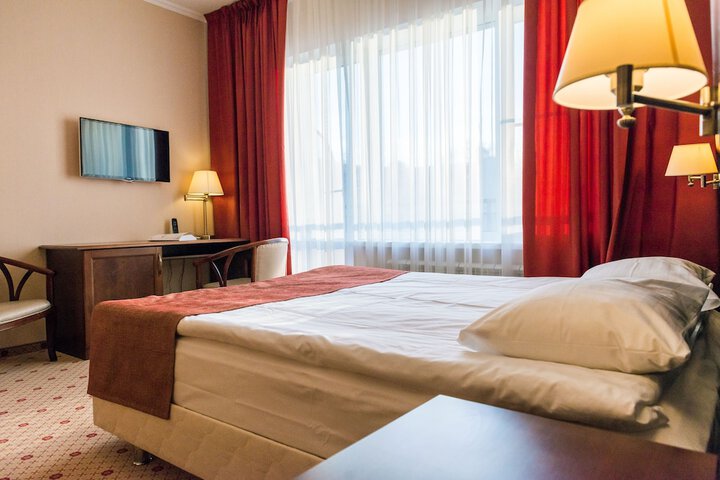 Room 30 of 46