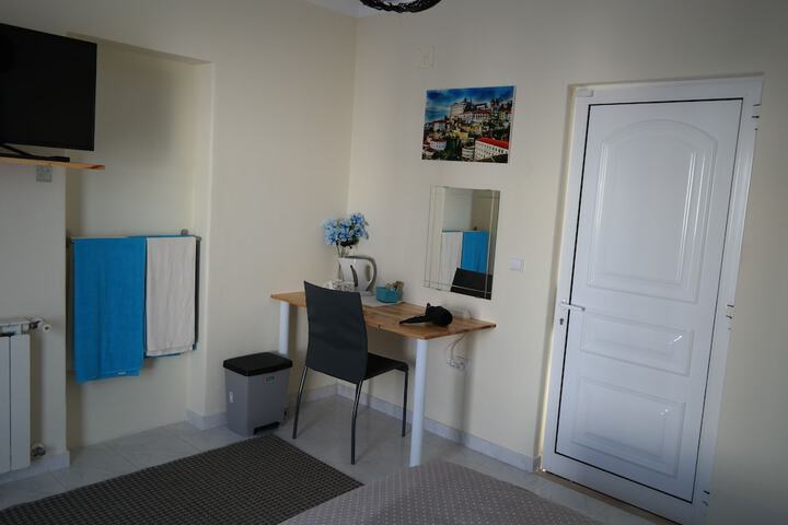 Room 9 of 14
