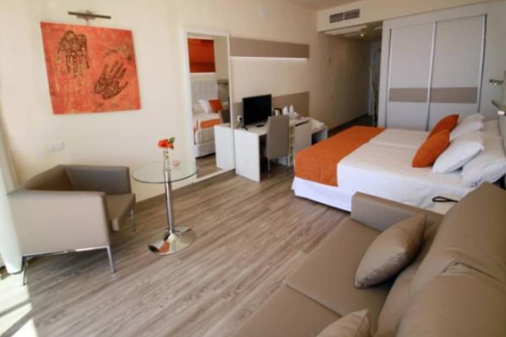 Room 4 of 57