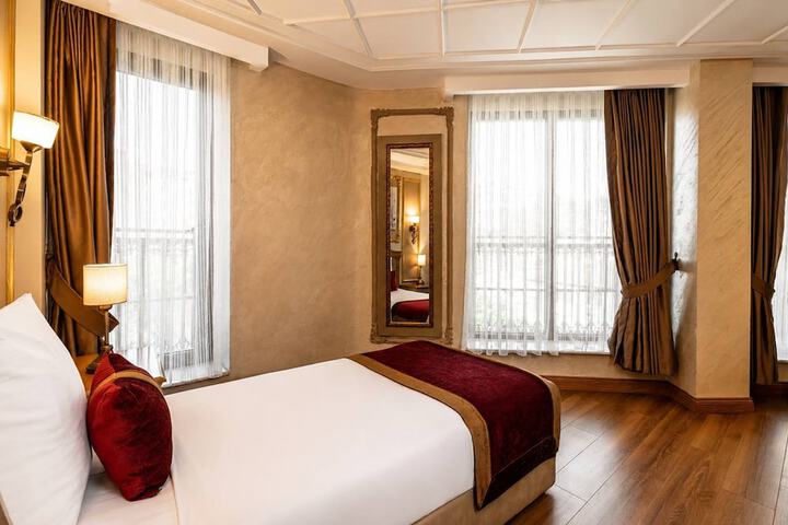 Room 43 of 84