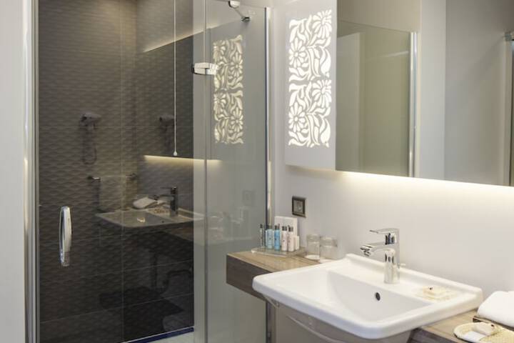 Clean Restrooms