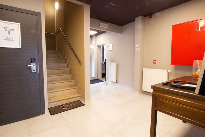 Entrance & Lobby