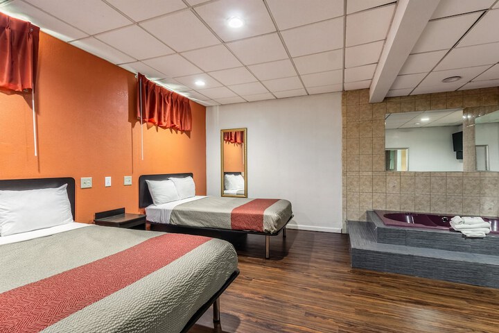 1 King Bed (1 of 9)