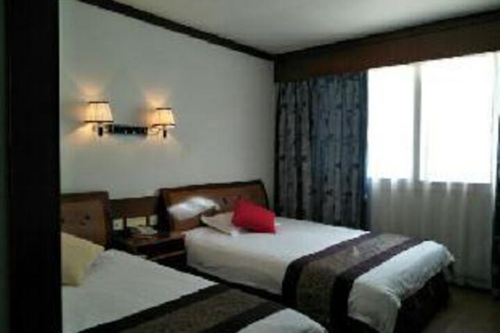 Room 7 of 8