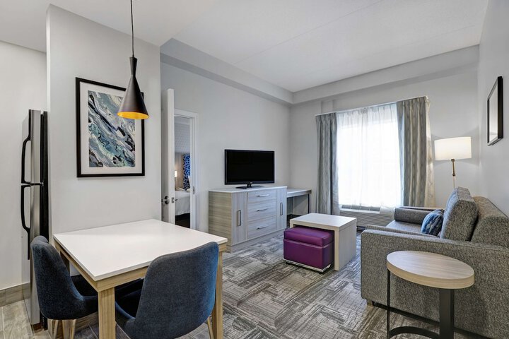 Room 25 of 46