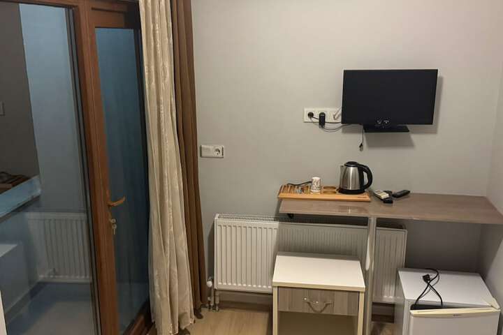 Room 13 of 30