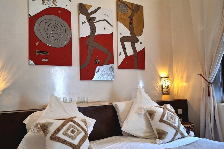 Room 2 of 68