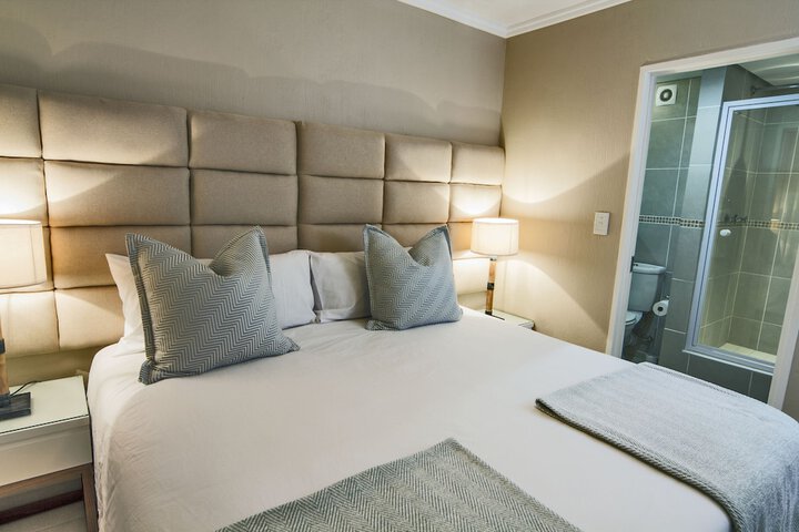 Room 3 of 40
