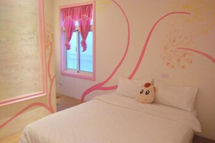 Room 13 of 22