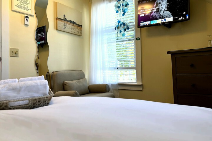 Room 9 of 80