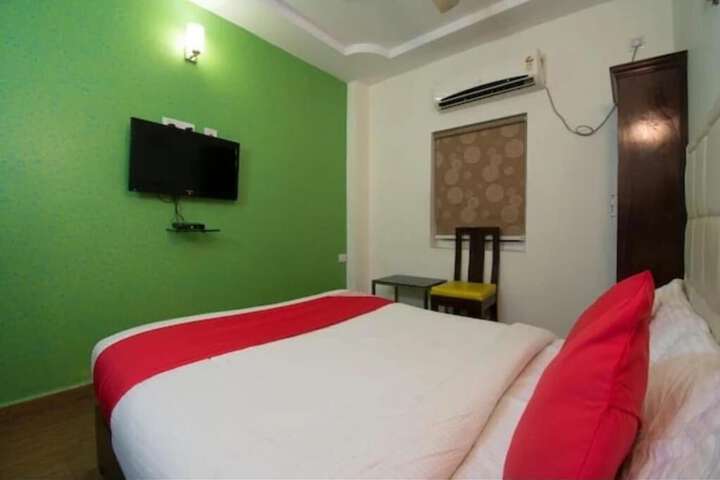 Room 3 of 7