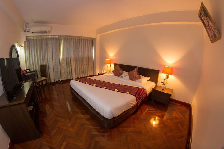 Room 9 of 69