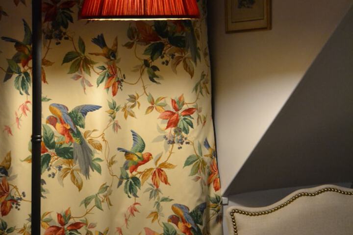 Room 5 of 34
