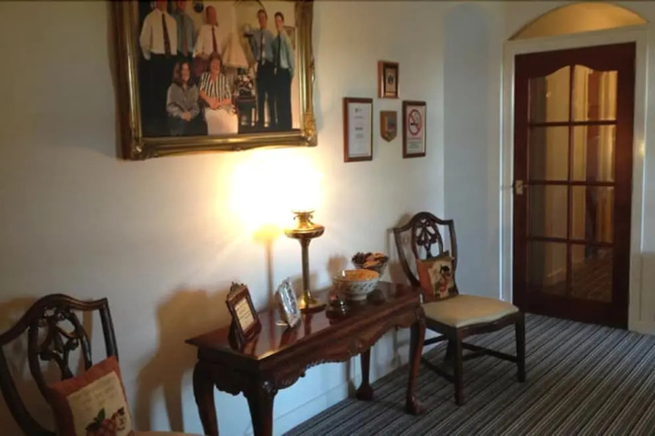 Room 2 of 6
