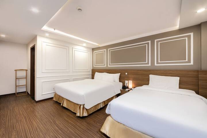 Room 6 of 25