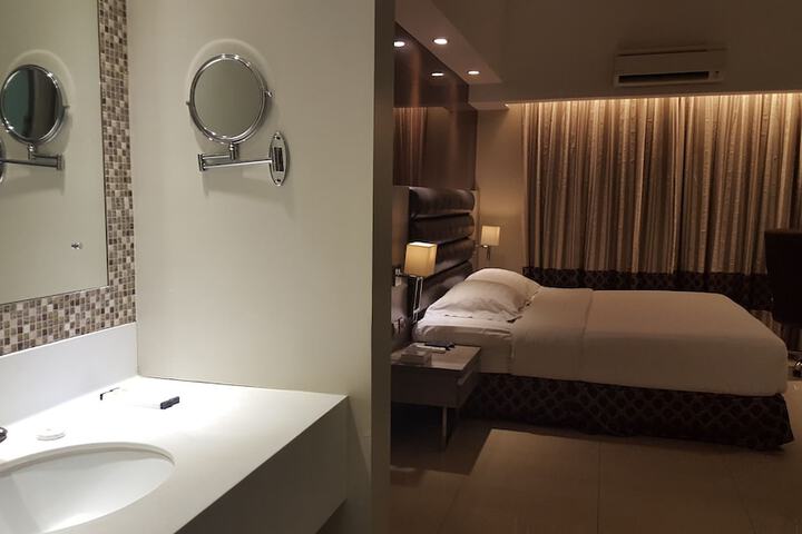 Room 7 of 139