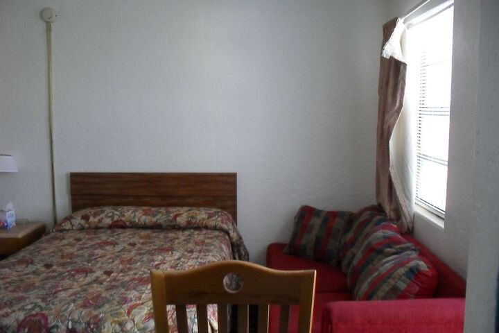 Room 25 of 62