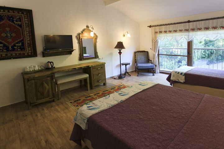 Room 10 of 90