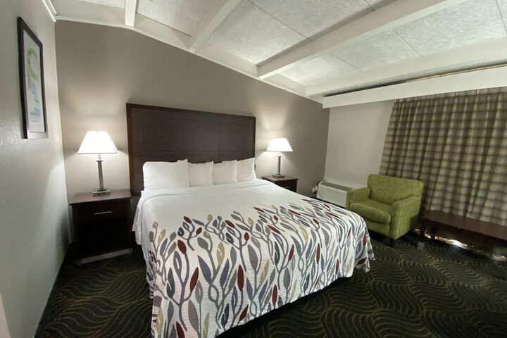 Room 13 of 35