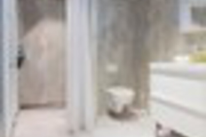 Room 26 of 39