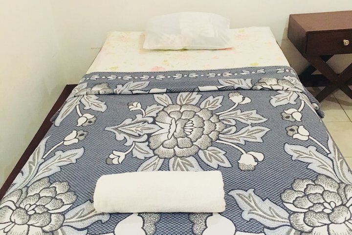 Room 8 of 74
