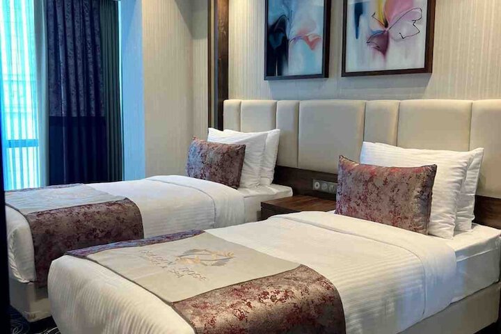 Room 5 of 34