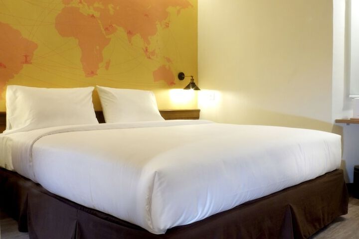 Room 12 of 28
