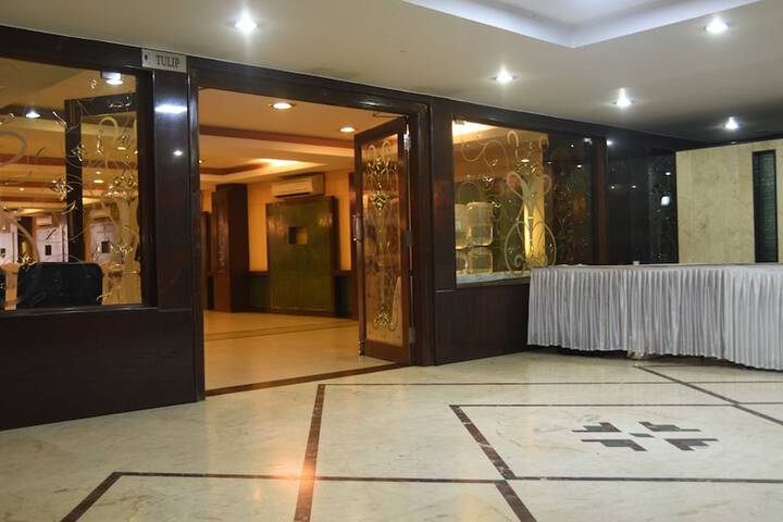 Ballroom/Hall 40 of 57