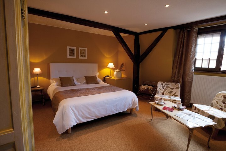 Room 44 of 147