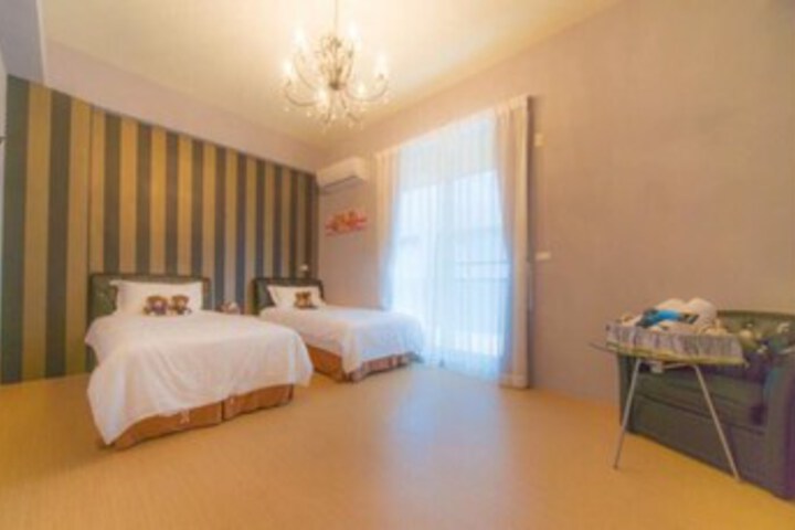 Room 27 of 29