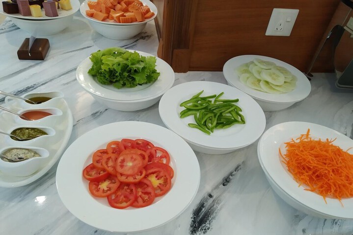 Dining 40 of 67