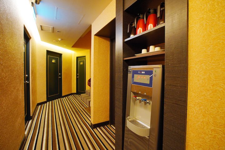 Ballroom/Hall 58 of 66
