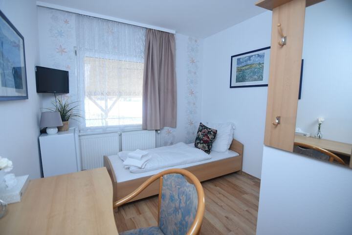 Room 13 of 46