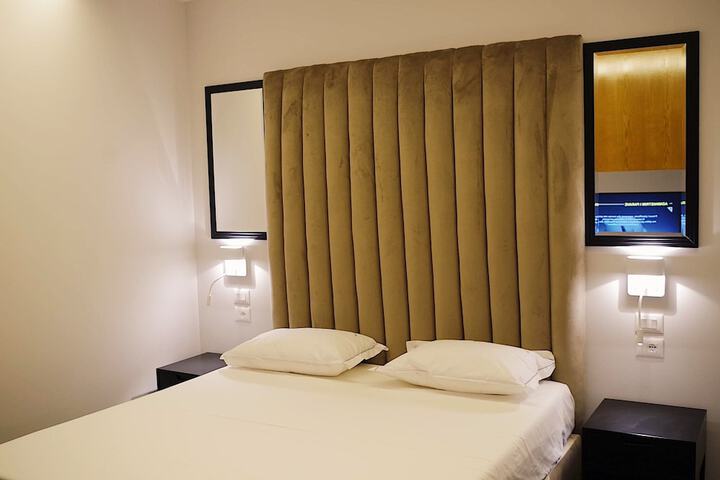 Room 13 of 47