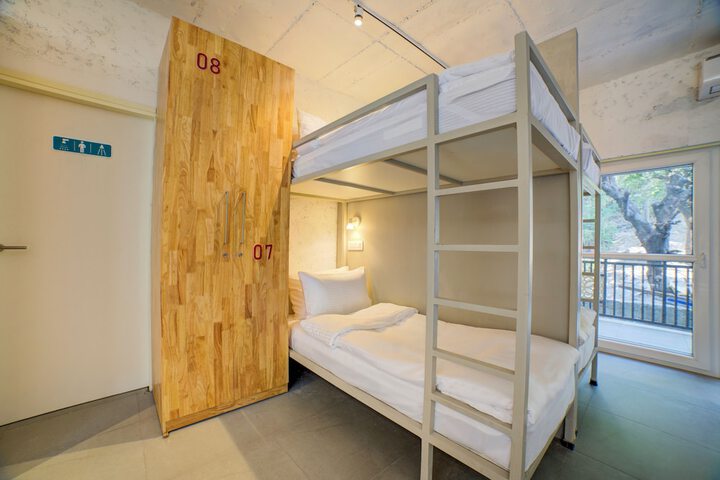 Room 13 of 23